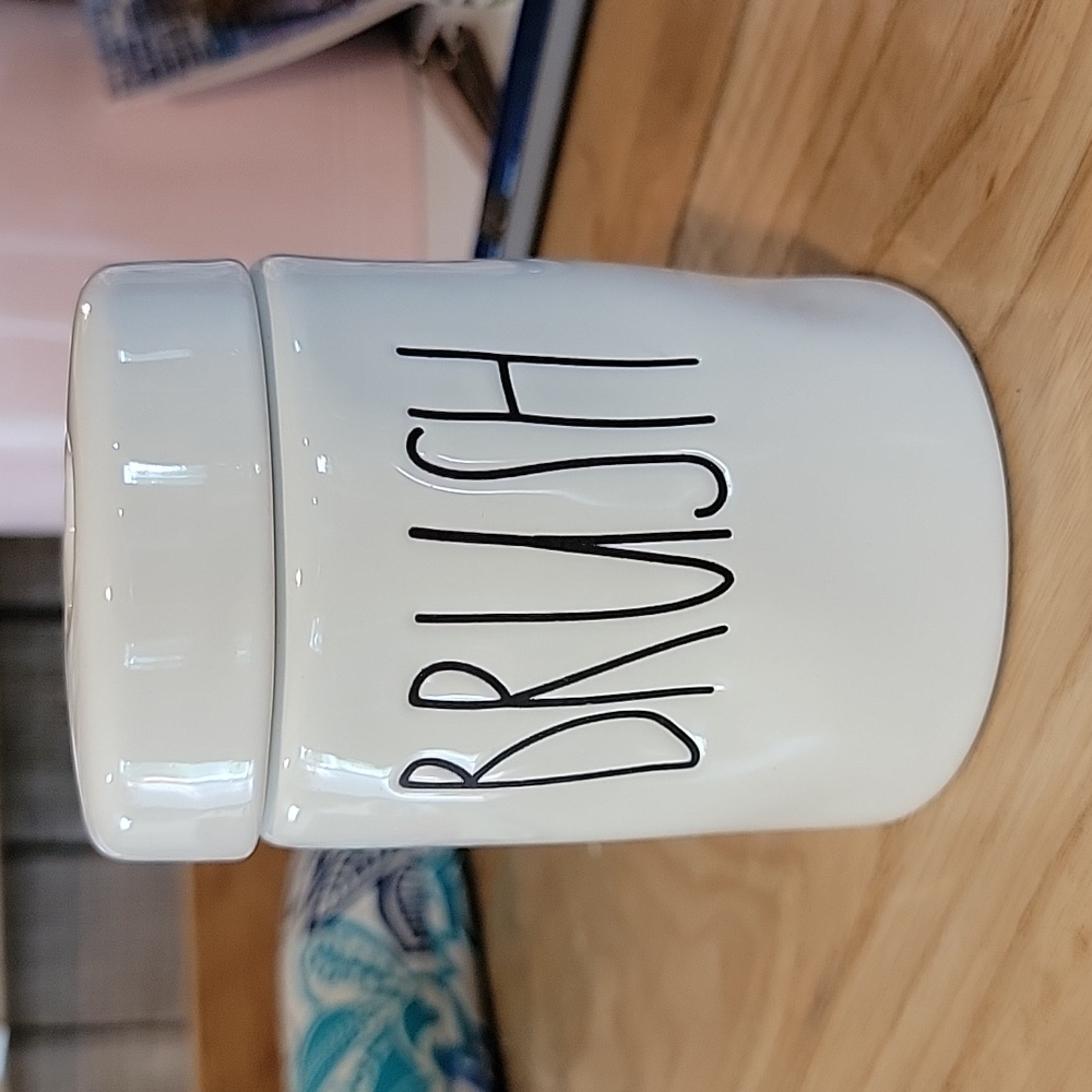 Rae Dunn toothbrush holder